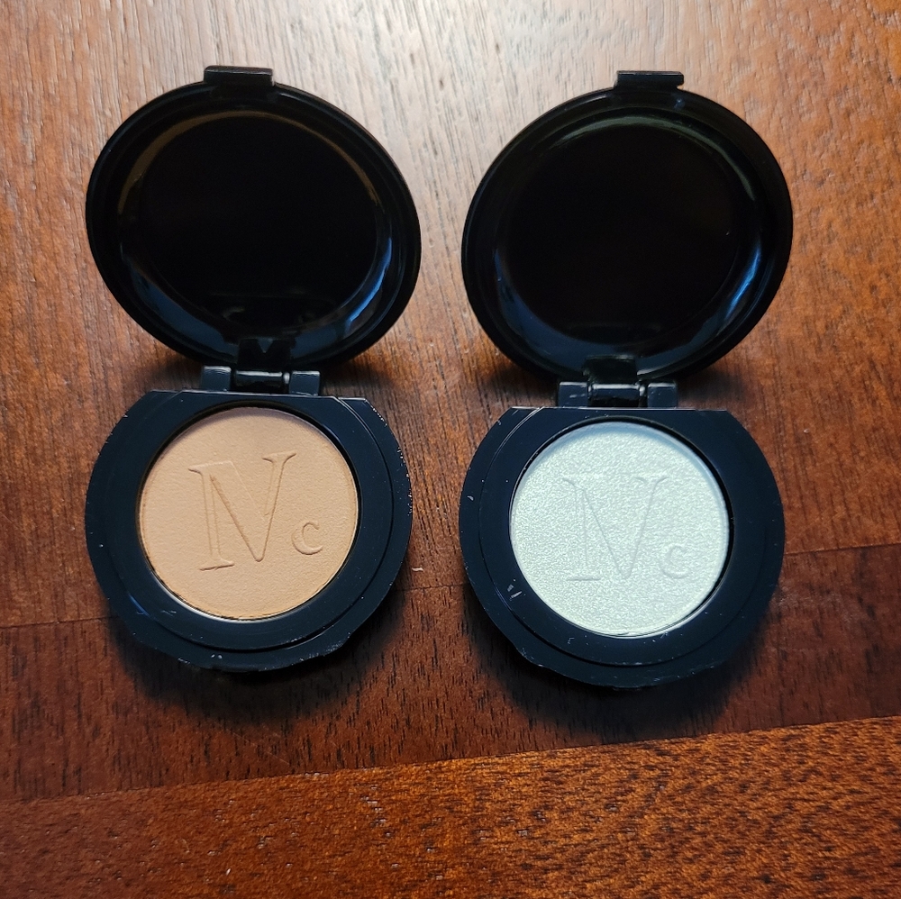 2 Nomad eyeshadows
